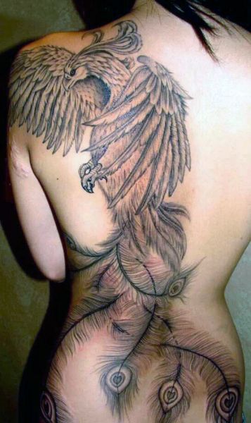 tatuaże damskie phoenix na plecach