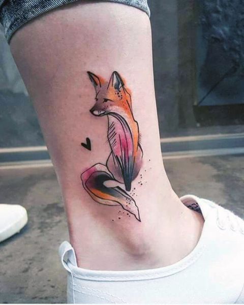 tatuaże damskie lis na kostce 