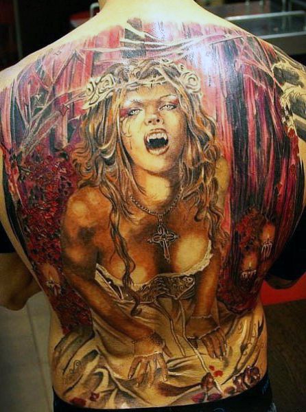 tatuaże męskie wampirzyca na plecach