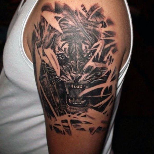 tatuaże męskie tygrys na ramie